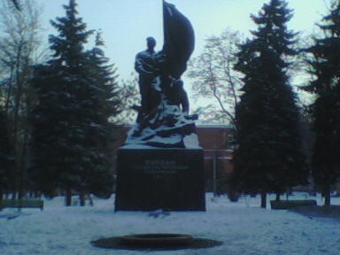 Памятник Саратовцам-революционерам и вечный огонь